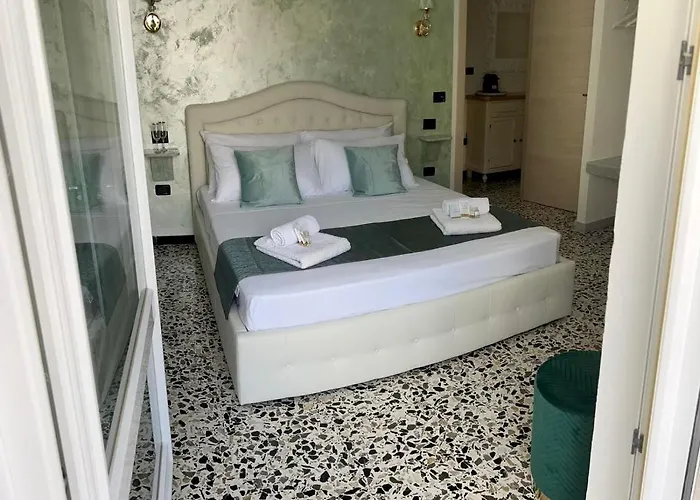 Bed and Breakfast Poesia 3*